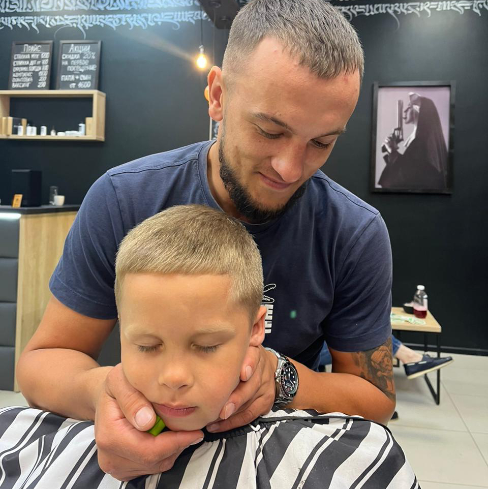 Стрижка мужская ( ОТЕЦ+СЫН с 8 до 16 лет)