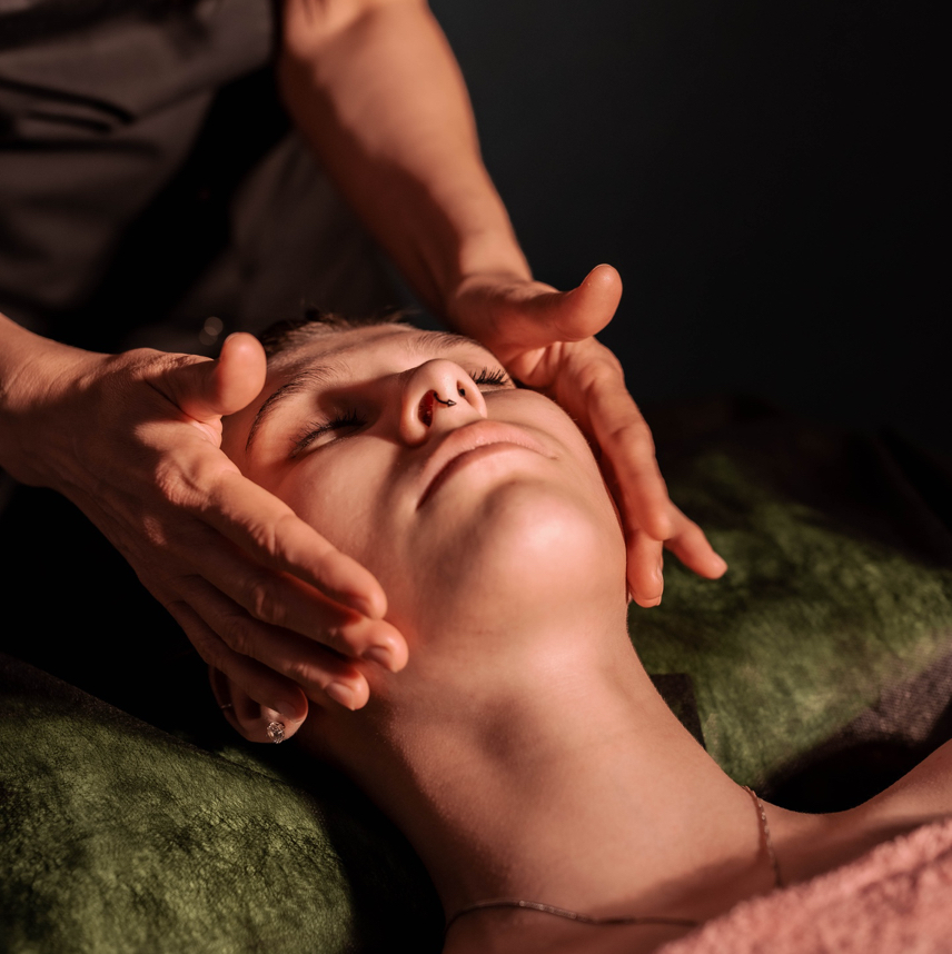 Классический массаж лица