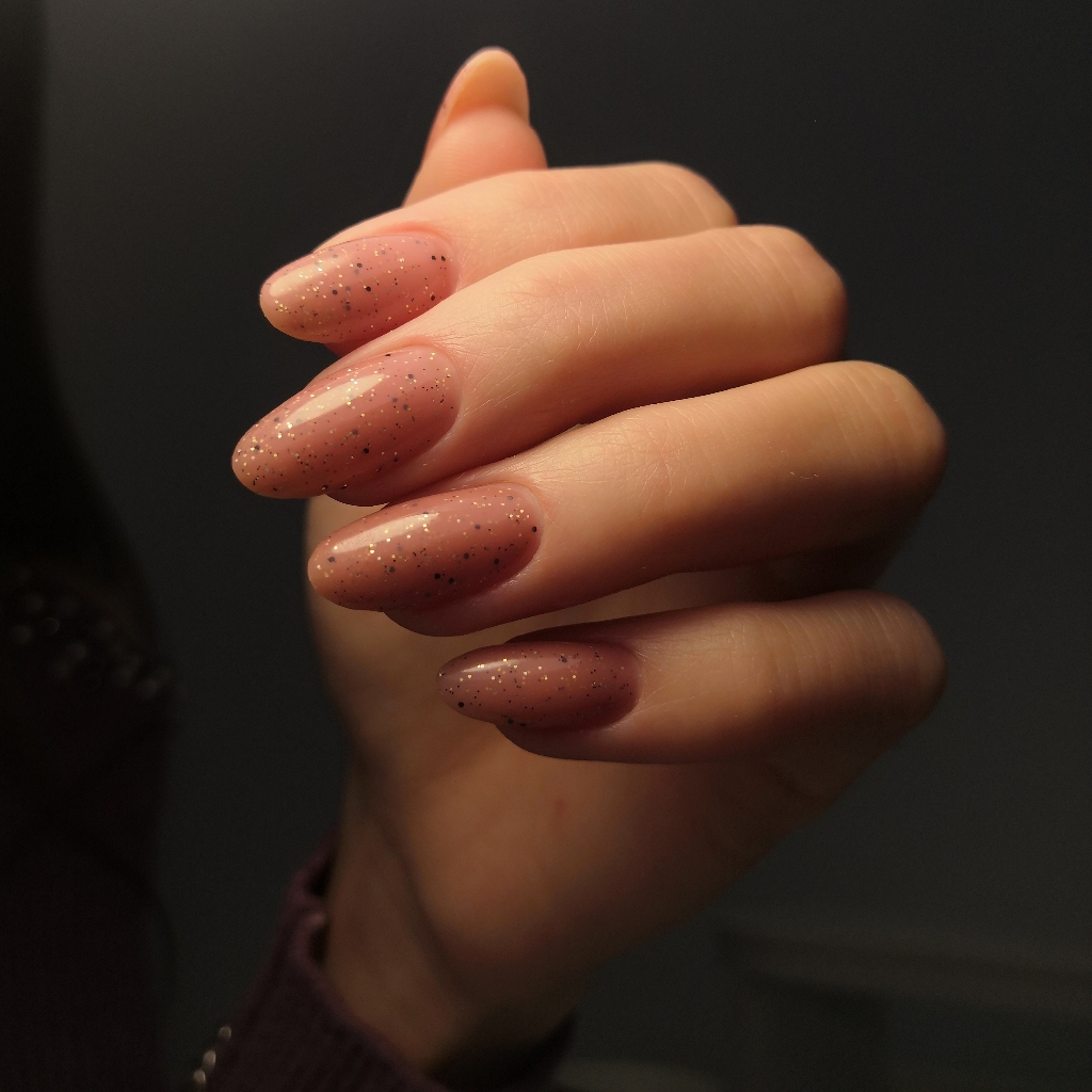 Маникюр с покрытием гель-лак