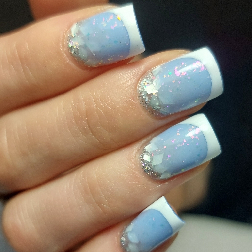 Modeling, nail extensions for upper forms