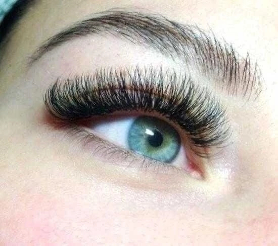 Наращивание ресниц 4D