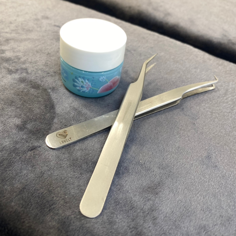 Снятия наращенных ресниц без последующего наращивания