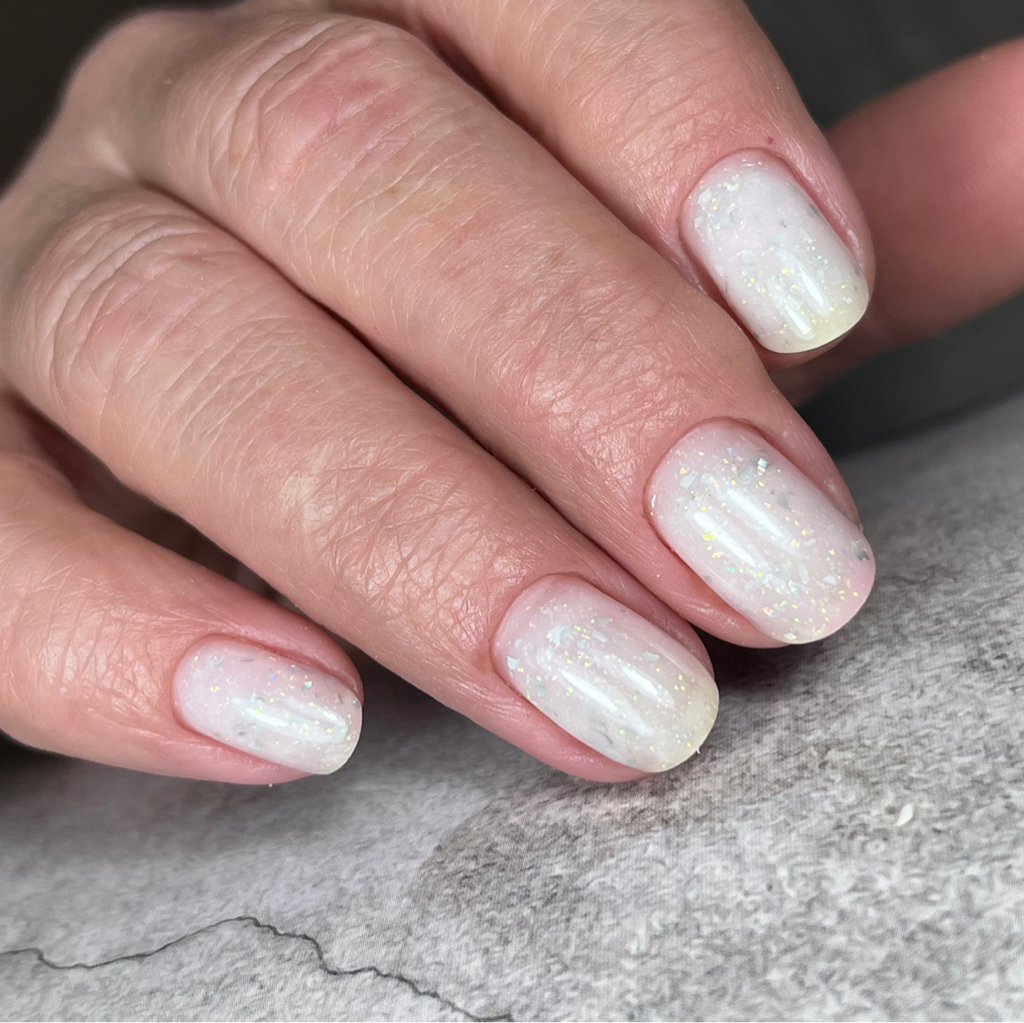 Маникюр с покрытием гель-лак