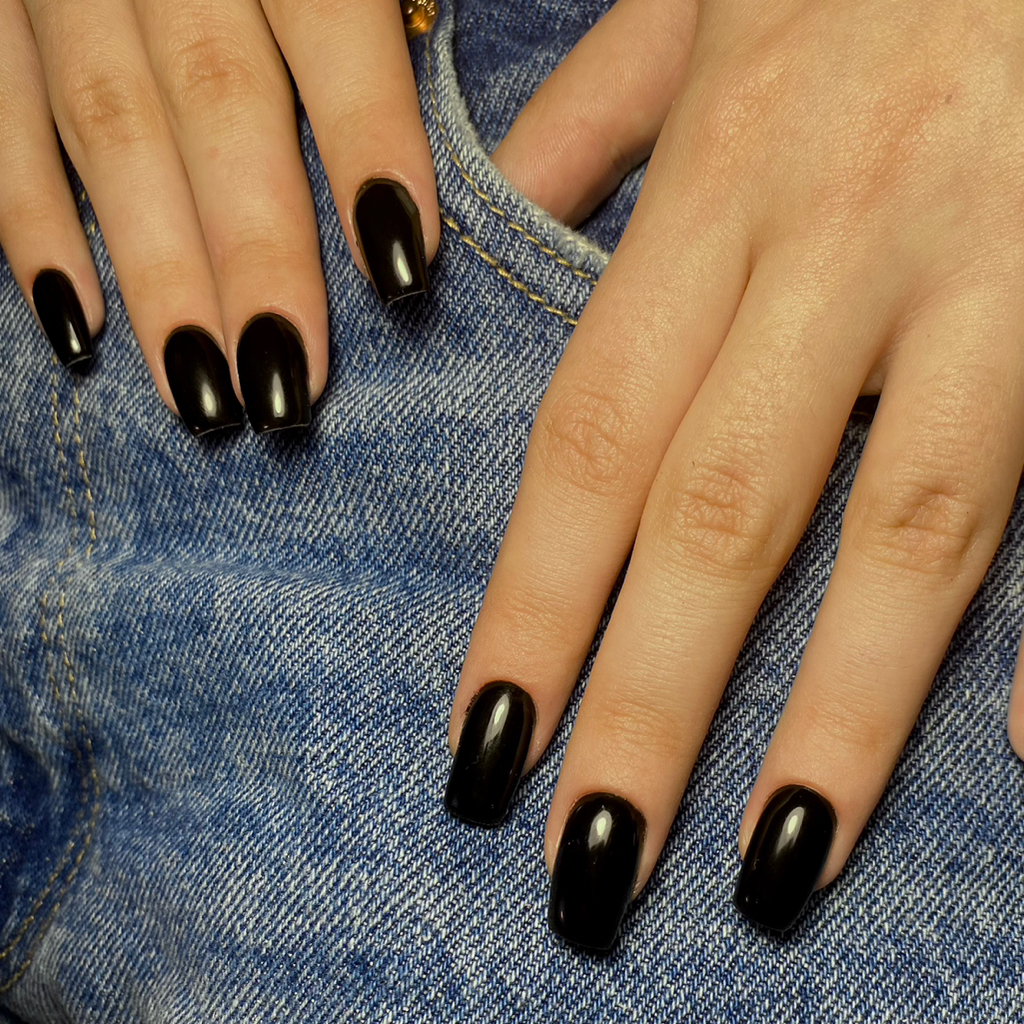 Покрытие на свои ногти «Жена олигарха»- однотонное покрытие с укреплением