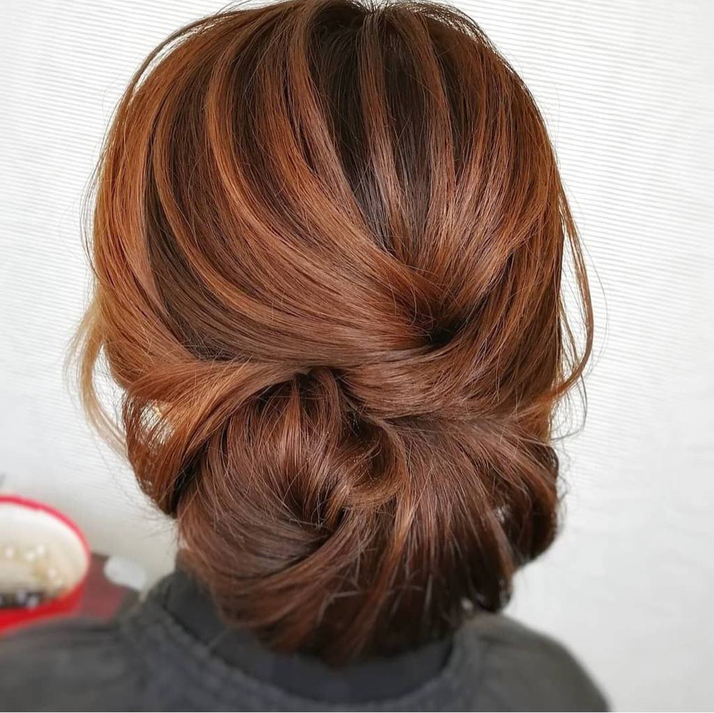 Вечерняя прическа средний волос