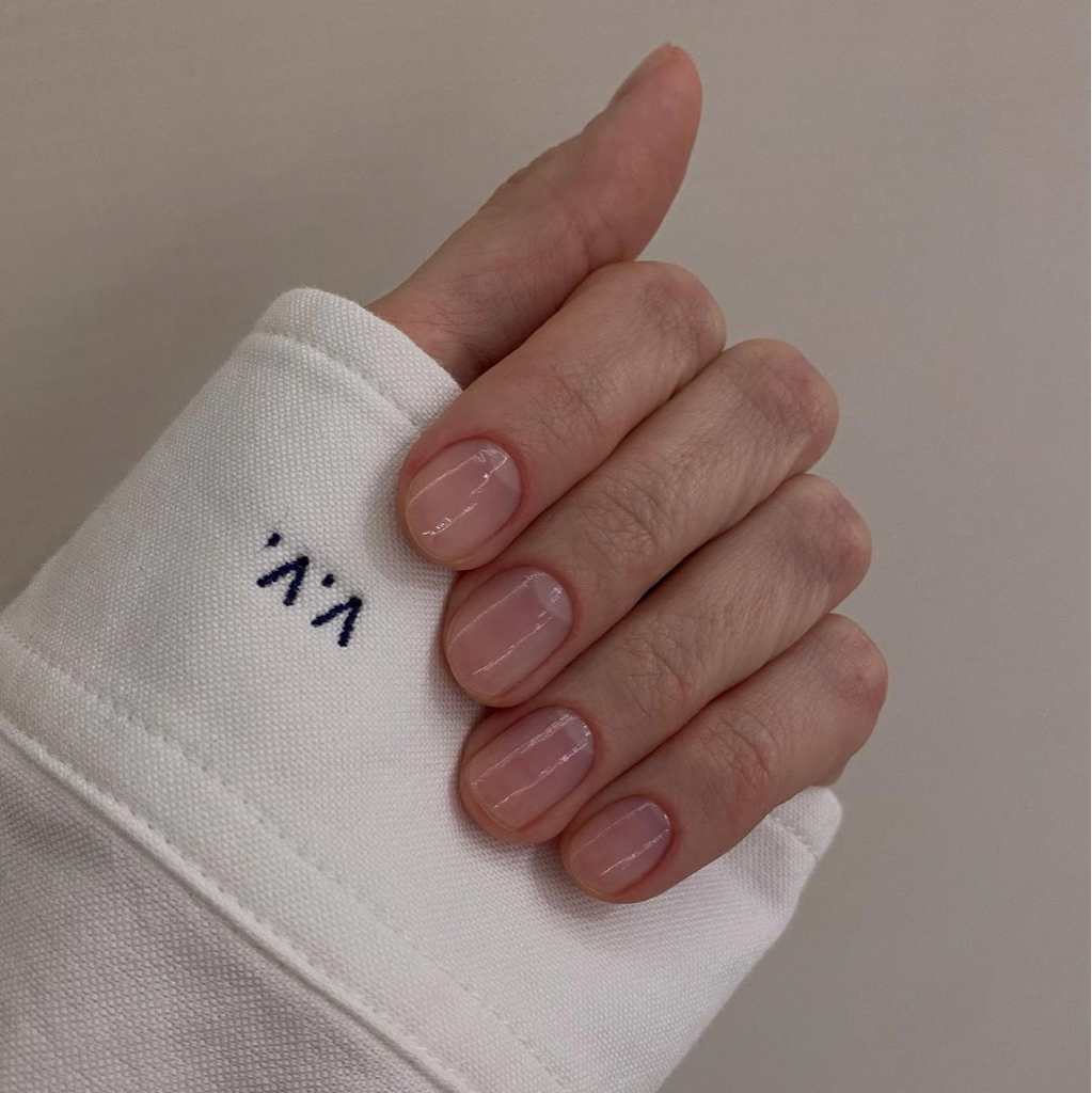 Маникюр с покрытием обычный лак