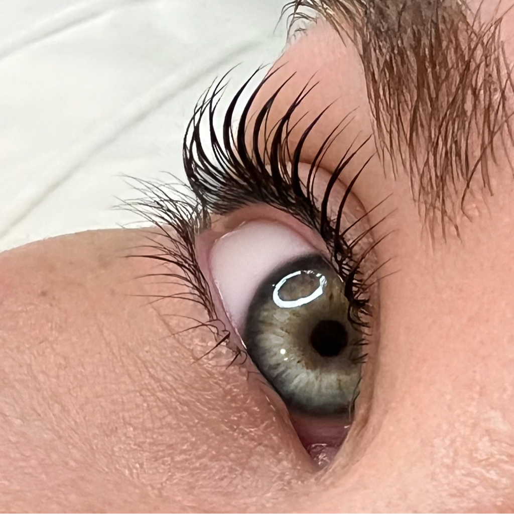 Комплекс "Business" Ламинирование ресниц + Долговременная укладка ( без окрашивания)