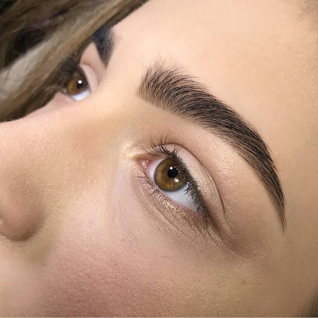 Оформление и окрашивание бровей