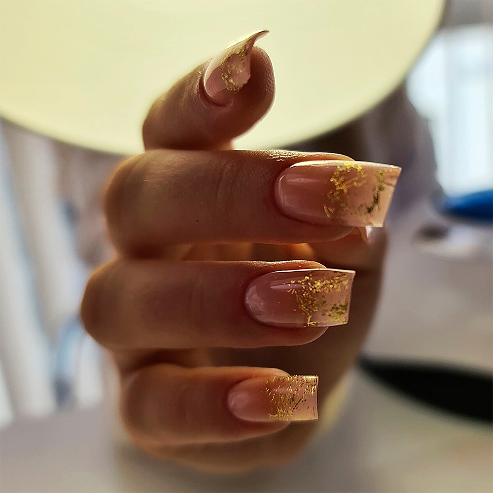 Маникюр  и покрытие с дизайном