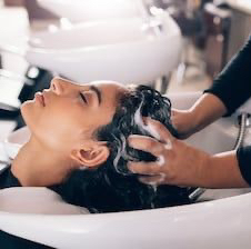 Spa -уход  Спа-уход от Davines - настоящее счастье для твоих локонов. Средства подбираются индивидуально, исходя из состояния кожи головы и волос.