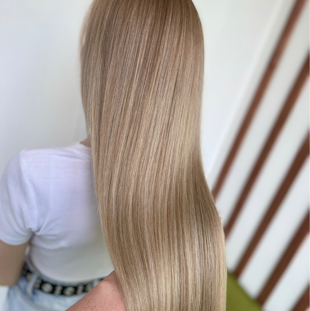 AirTouch, бесшовное мелирование на среднюю длину или длинные волосы. В стоимость включено тонирование,уход и кончики. цена указана «от»