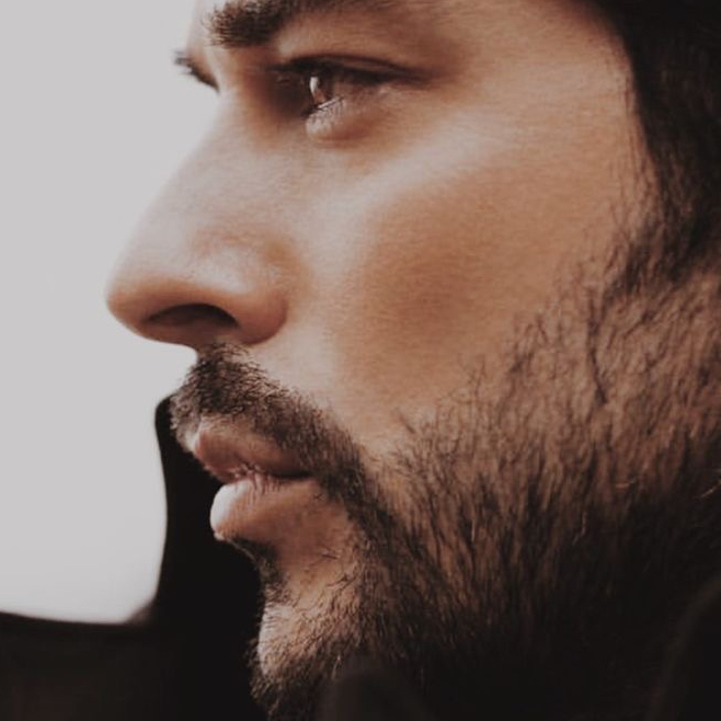 Лицо полностью мужчины