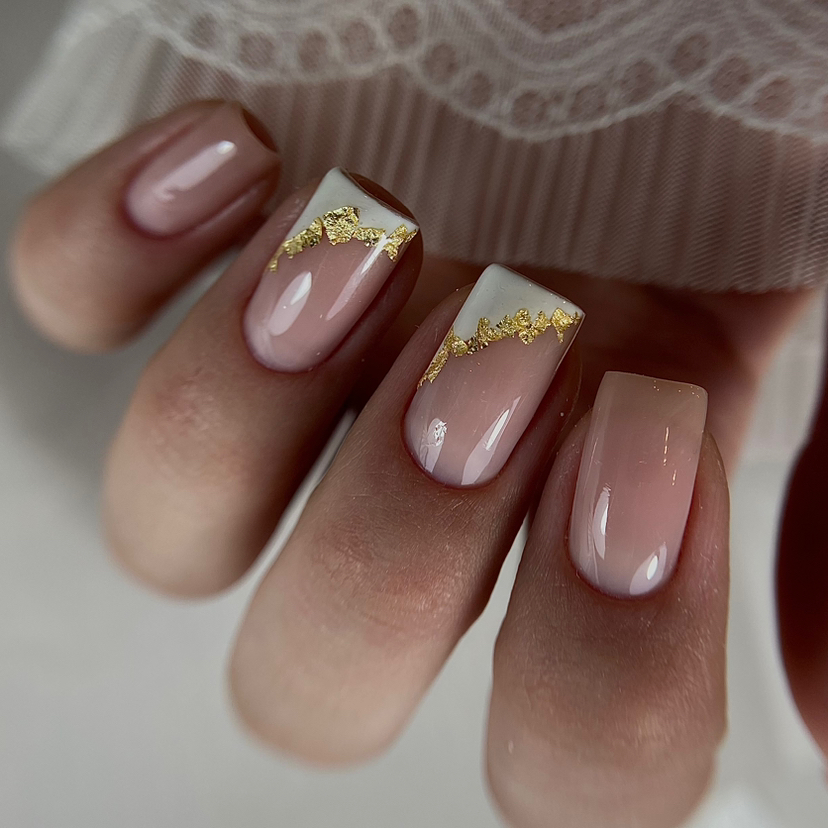 Маникюр + укрепление гелем + однотонное / дизайн до 4 н.