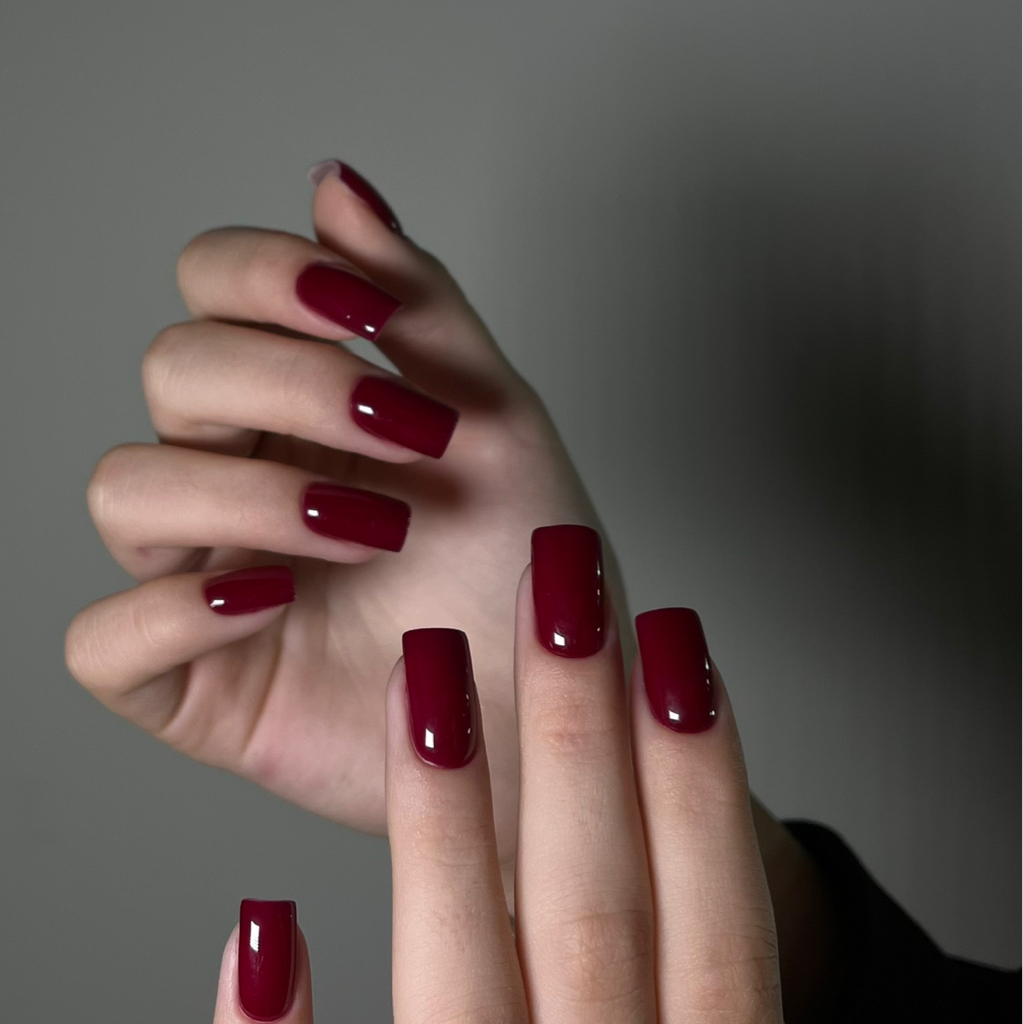 Комби маникюр + однотонное покрытие