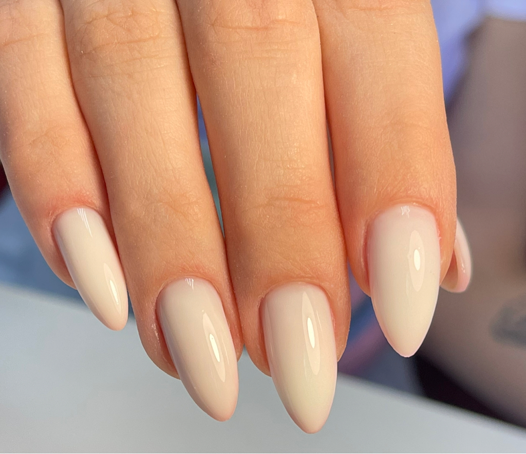 Маникюр с покрытием - 1 посещение (без снятия).