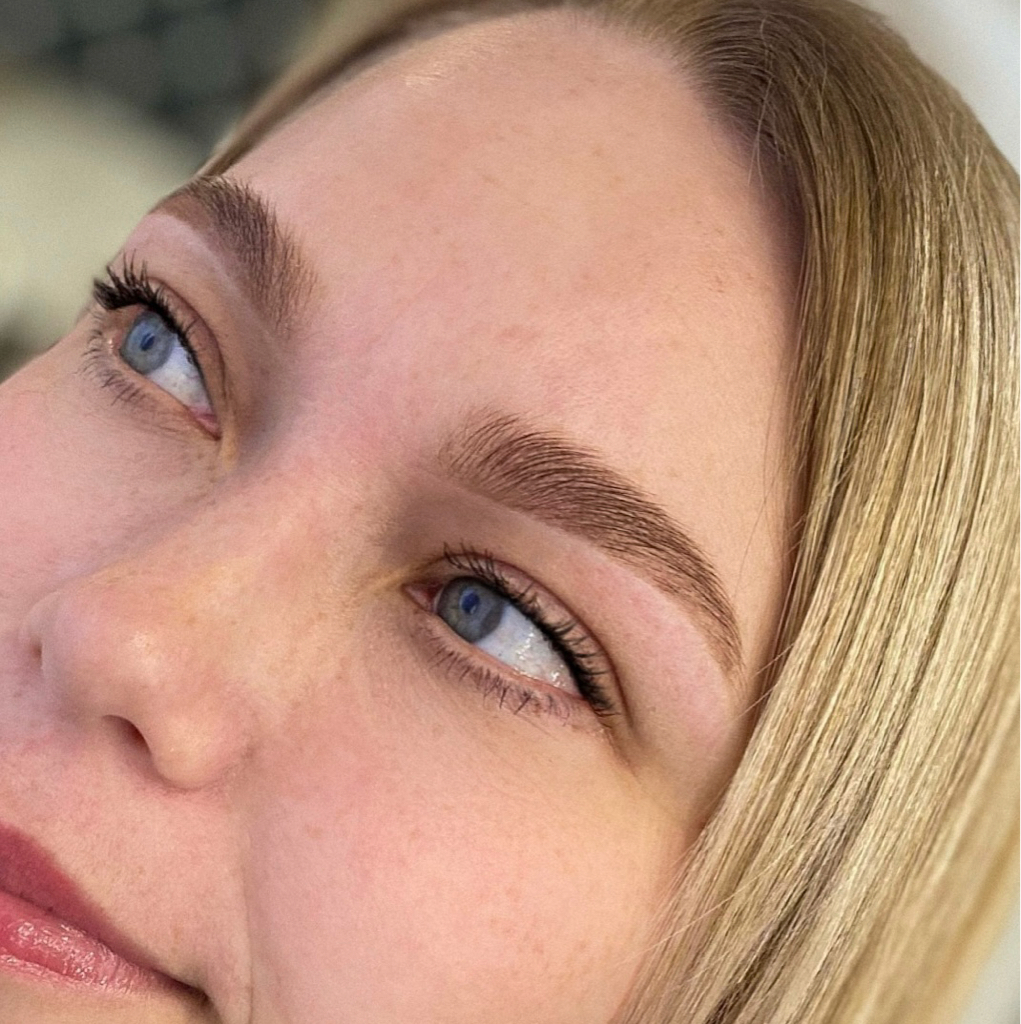 Осветление + коррекция + окрашивание бровей