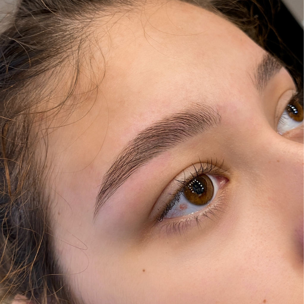 Долговременная укладка + коррекция или окрашивание бровей