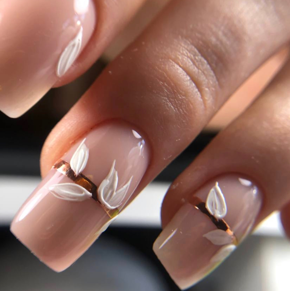 Наращивание + покрытие с дизайном на всех ногтях, или сложный дизайн