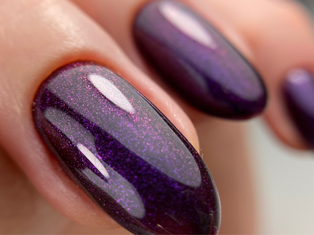 Маникюр с покрытием (снятие, ремонт и дизайн до 3х ногтей входит в стоимость)