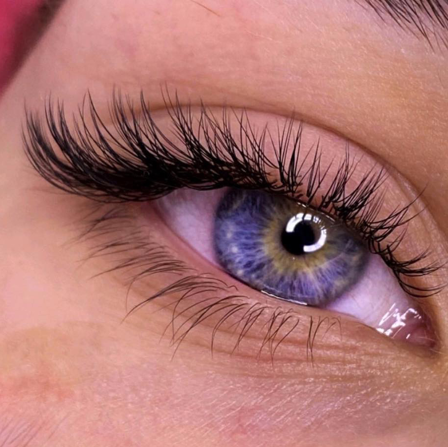 Classic Eyelash Extensions Refill up to 3 weeks