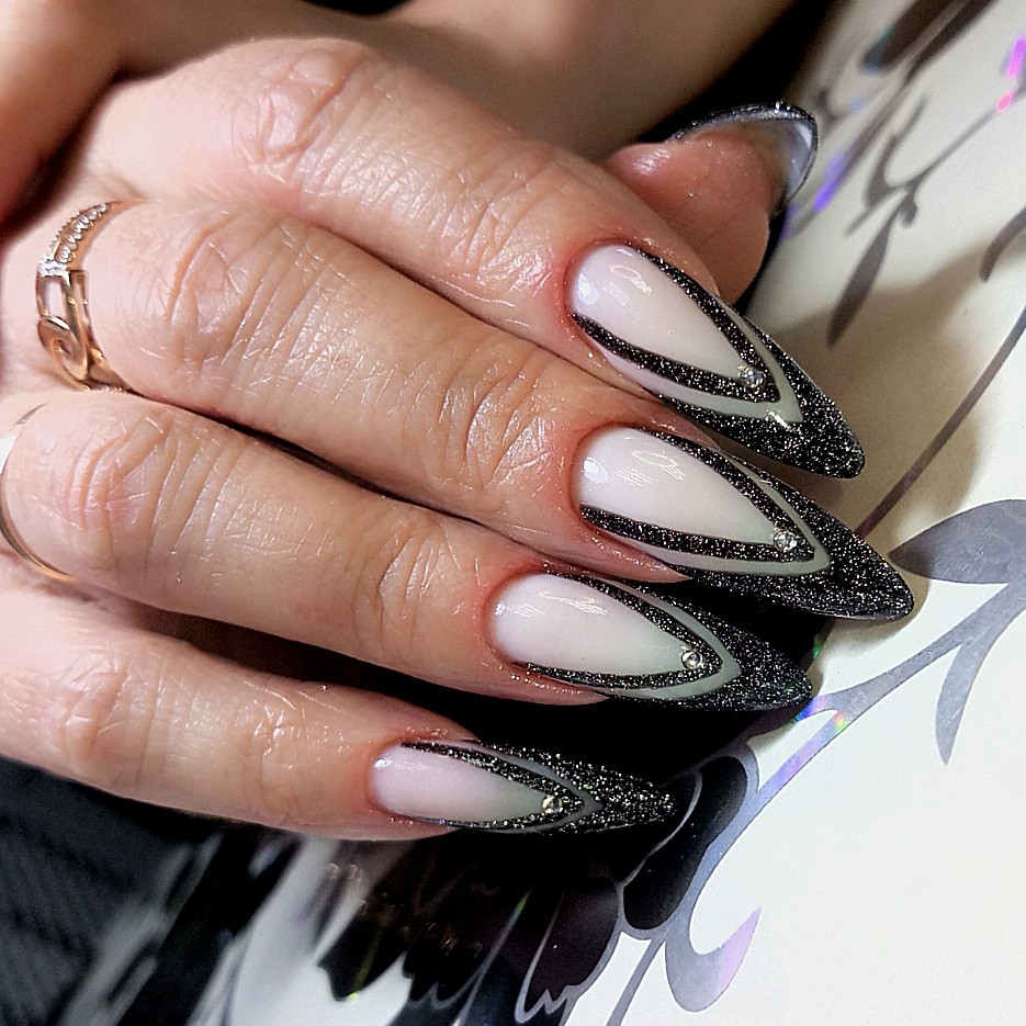 Наращивание ногтей