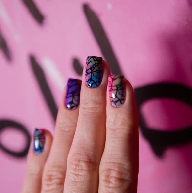 Наращивание ногтей