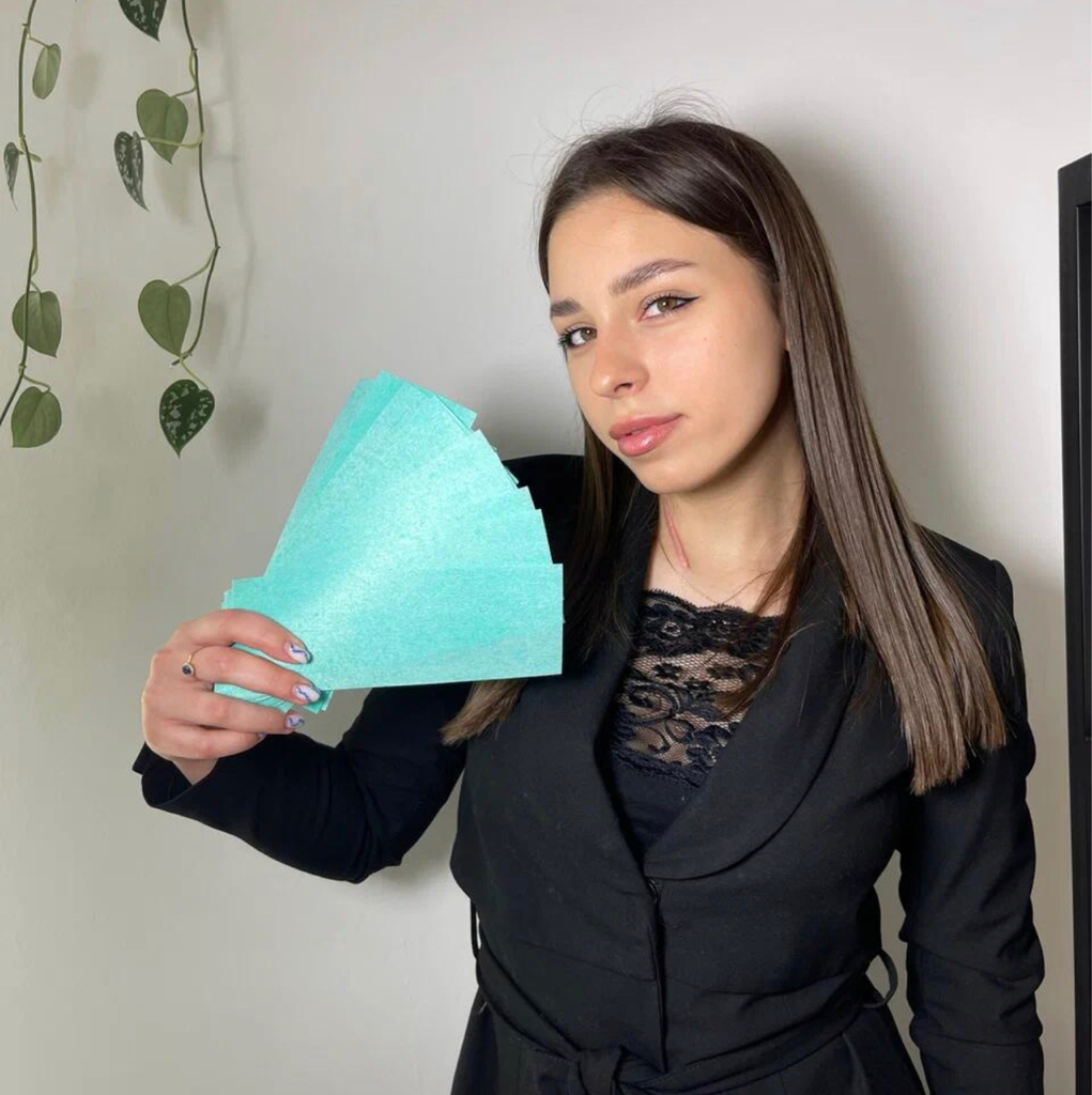 Усики/линия живота