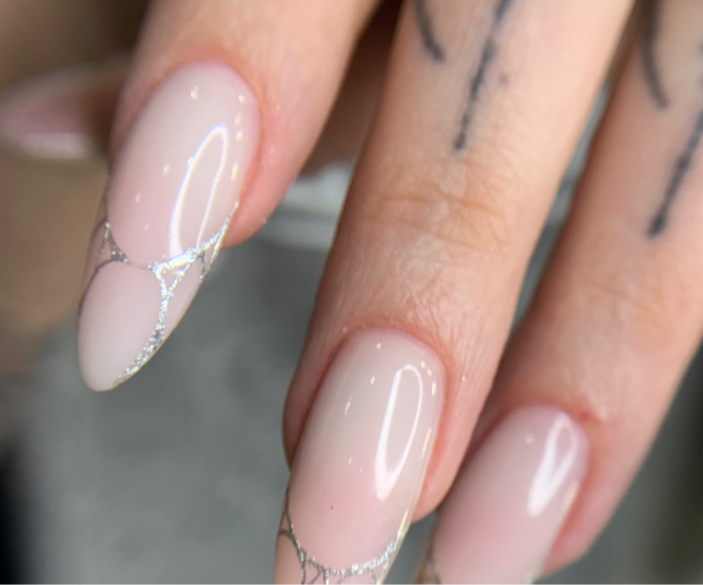 Коррекция ногтей