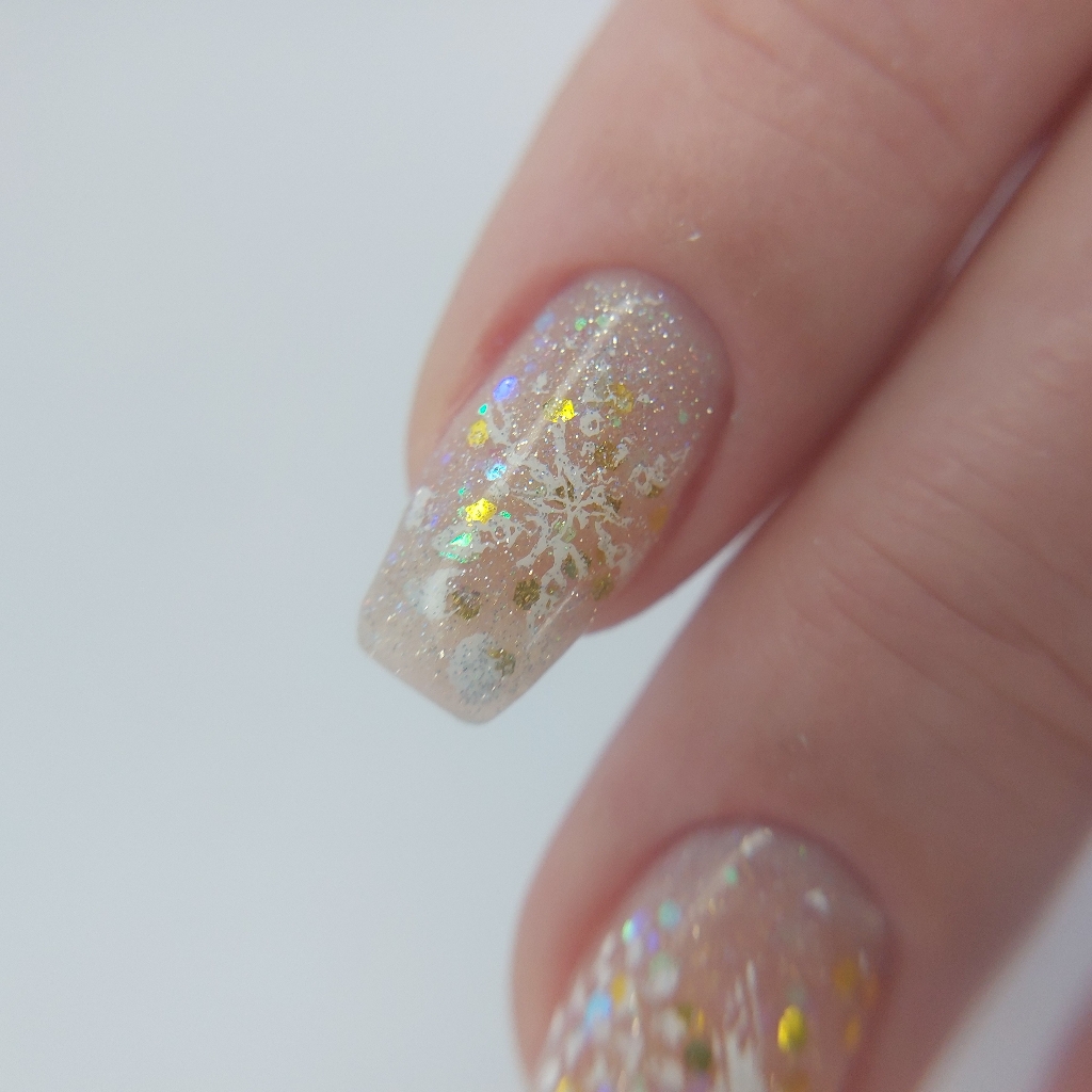 Маникюр с покрытием