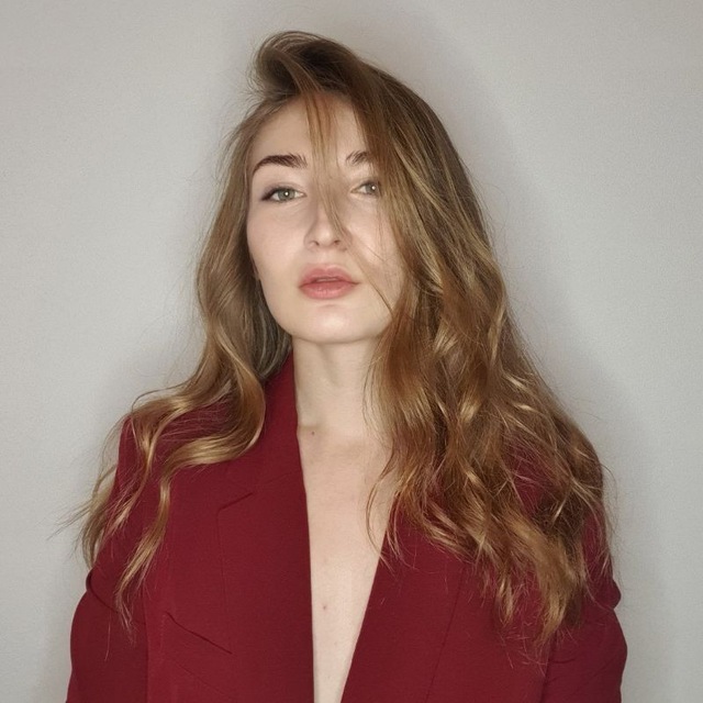 Юлия БРОВИСТ