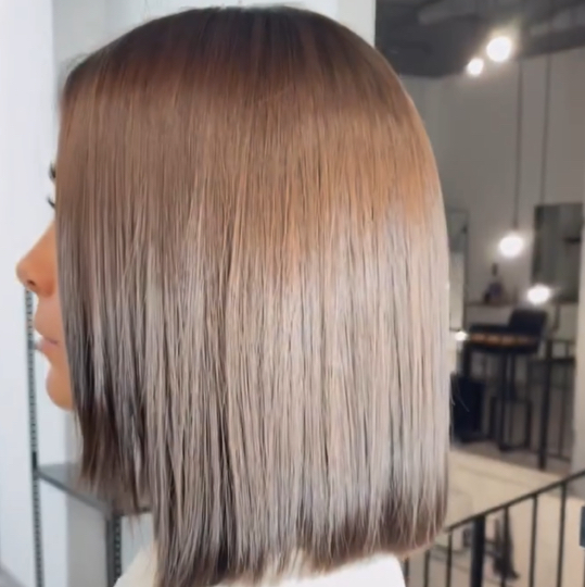 Кератиновое выпрямление волос