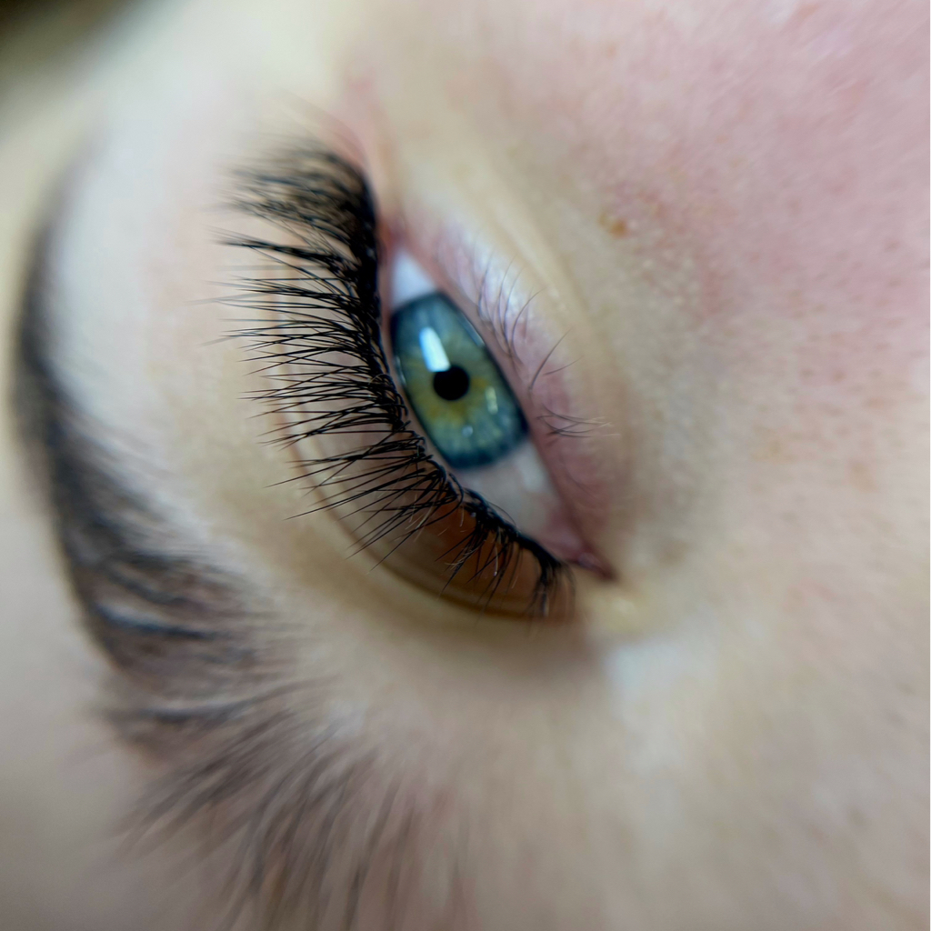 Классическое наращивание ресниц