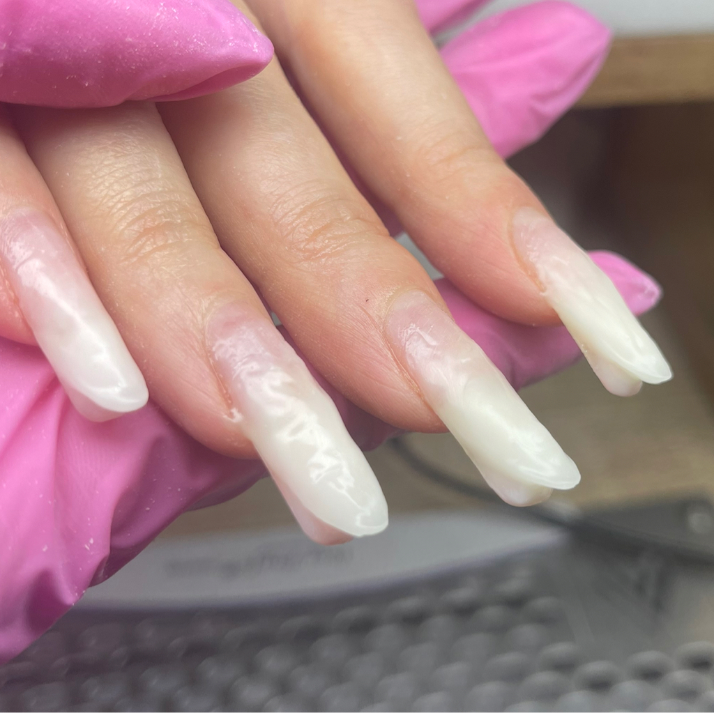 Маникюр-поднятие клюющих-покрытие