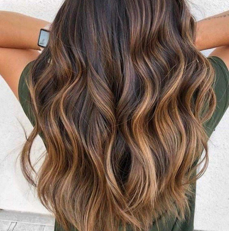 Балаяж (рассветление волос градиентно по длине) на среднюю длину или длинные волосы. Для консультации присылайте фото волос на WhatsApp 89509063306