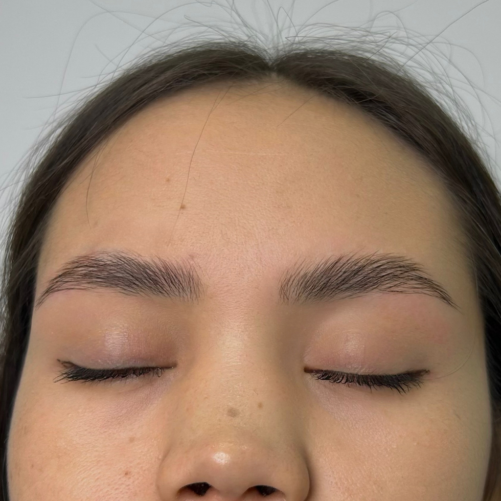 Коррекция бровей