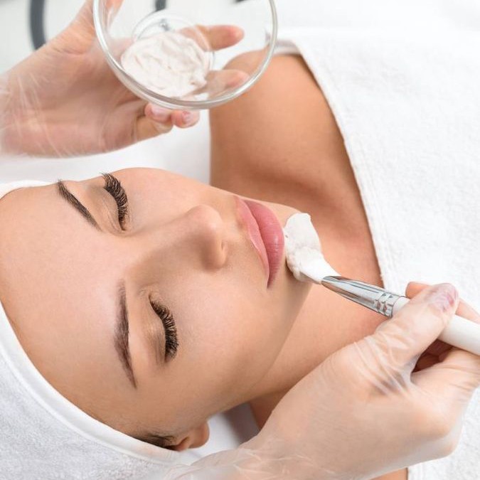 Поверхностный пилинг лица (требуется консультация)