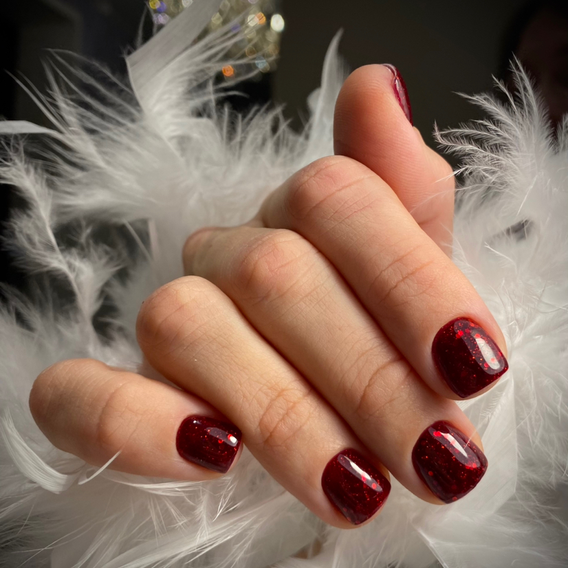 Маникюр с однотонным покрытием