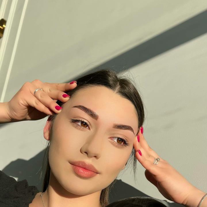 Коррекция бровей и окрашивание