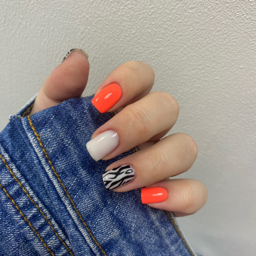 Мастер Анна    
Маникюр с покрытием (легкий дизайн / легкий ремонт)