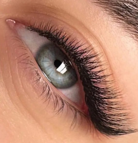 Голливуд (наращивание ресниц 5-7D)