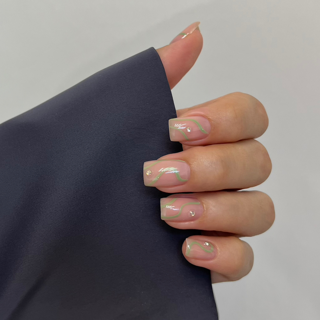 Маникюр с покрытием