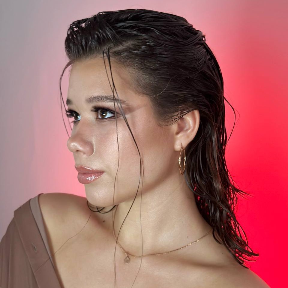 Укладка волос средней длины на брашинг