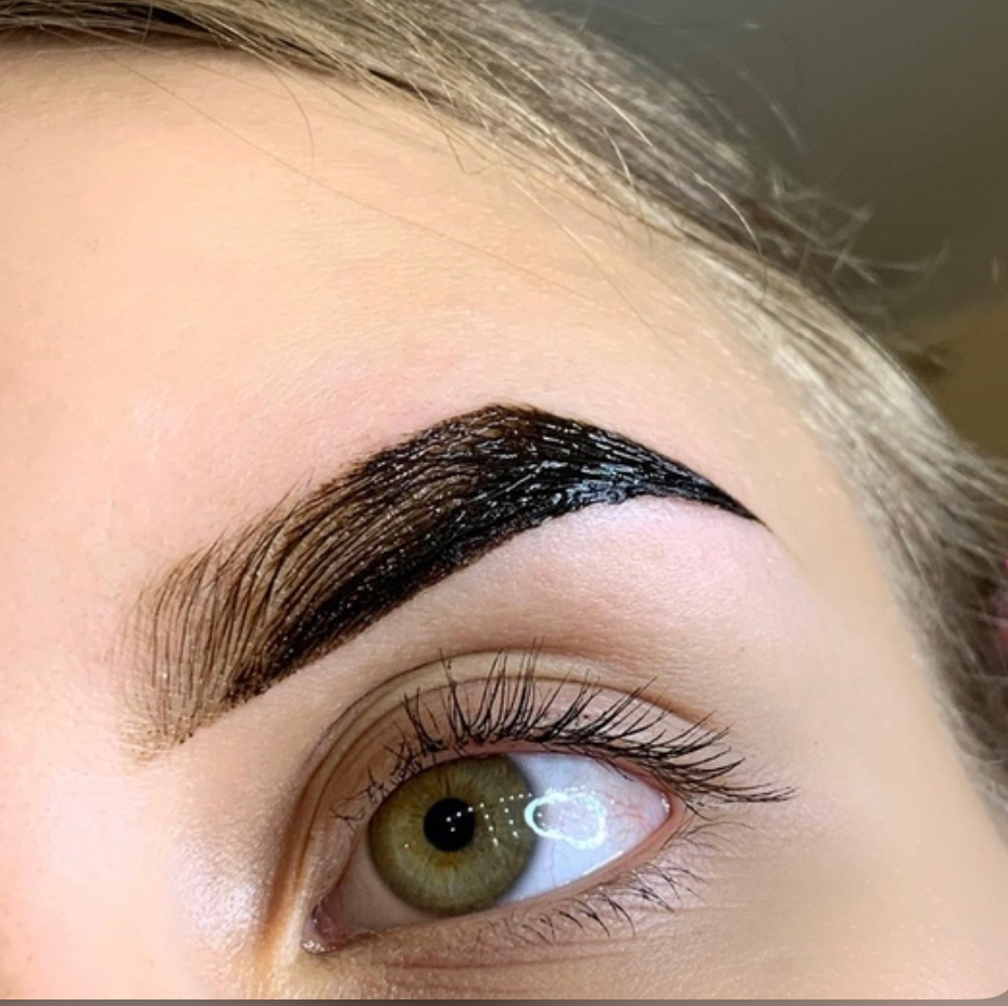 Окрашенные бровей краска/хна