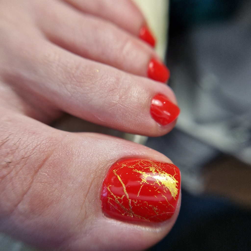 Педикюр с покрытием