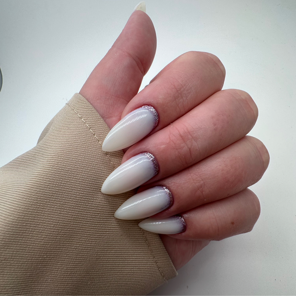 Комплекс 2. Маникюр выше с средней длины (снятие, маникюр, укрепление гелем , однотонное покрытие гель- лак/ цветная база/ цветной гель)