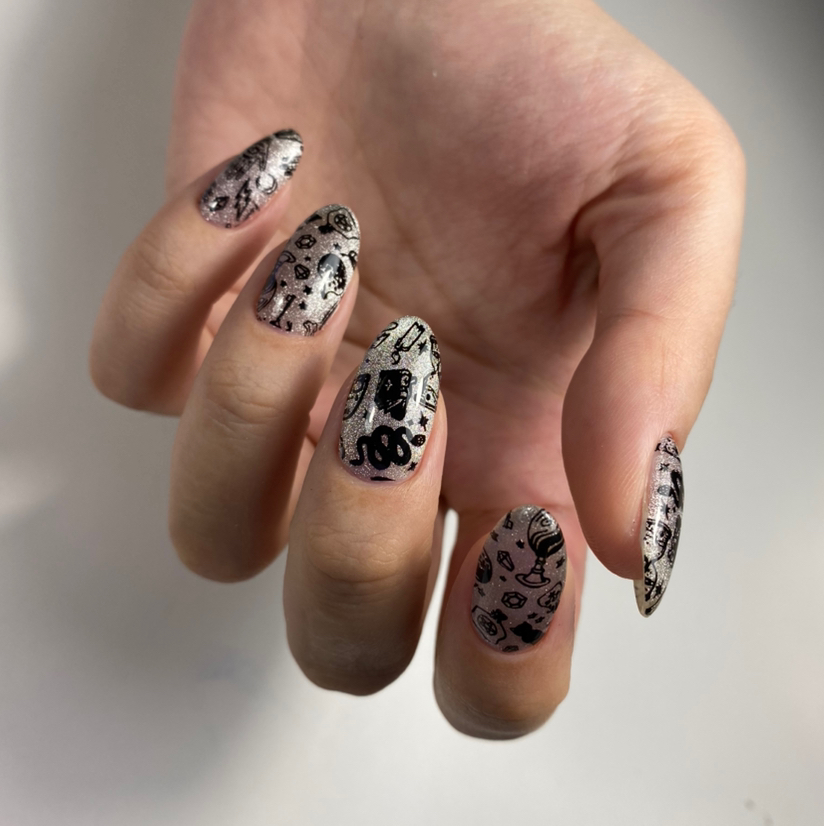 Маникюр с покрытием + стемпинг/наклейки/фольга/рисунок