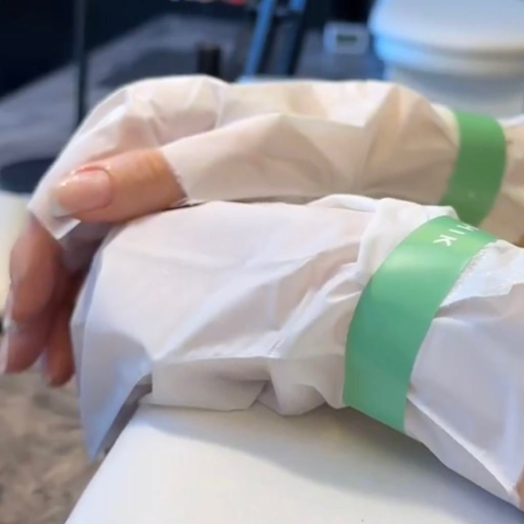 Дополнение к процедуре - питательная маска для рук