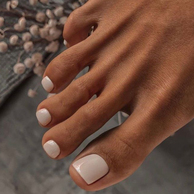 Педикюр полный (обработка стопы) + покрытие цветным лаком