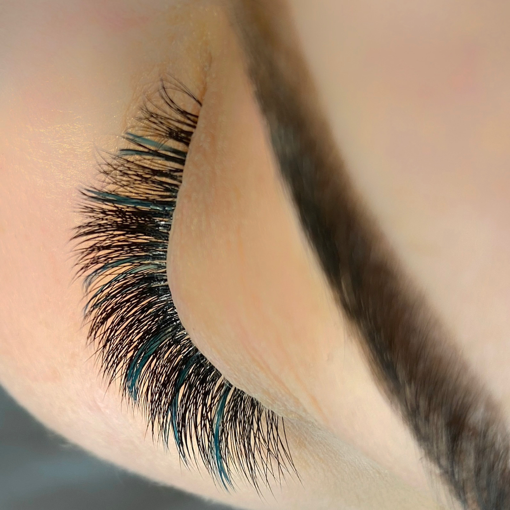 Коррекция ресниц 70% от цены объема