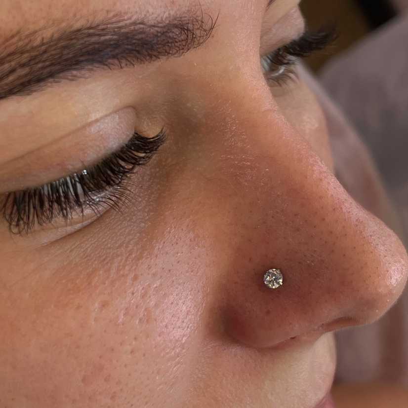 Прокол крыла носа